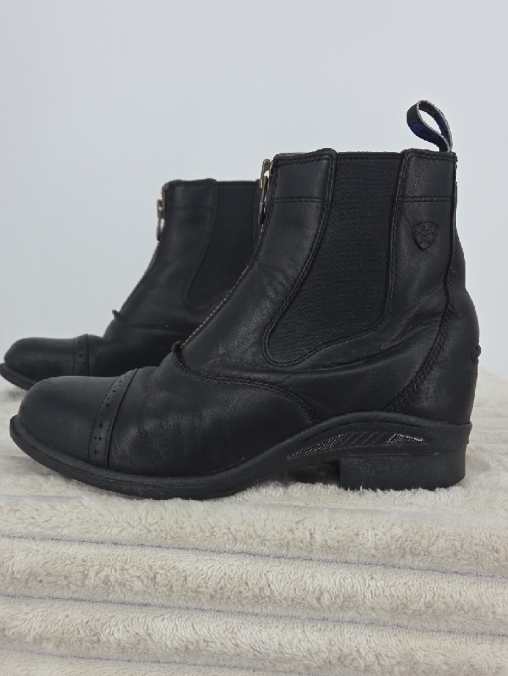 Ariat SOLD - Picture 12 of 13